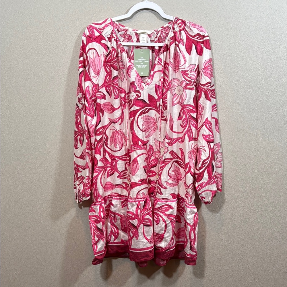 TIE-DETAIL DRESS
Floral Pink and White Dress